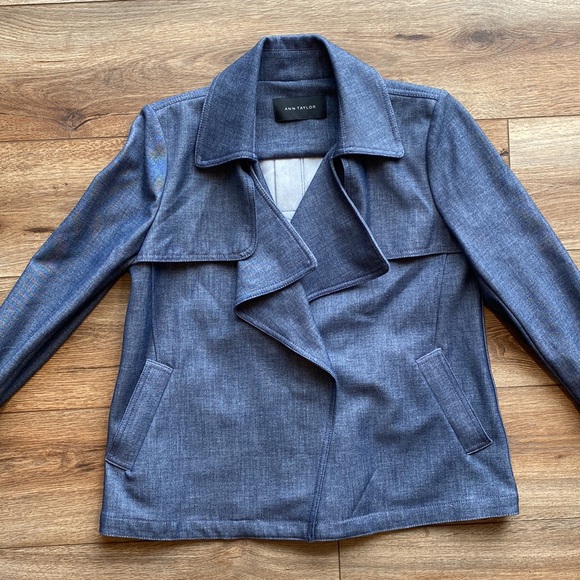 Ann Taylor chambray jacket featuring a short trench coat style with tie cuffs - Picture 3 of 7